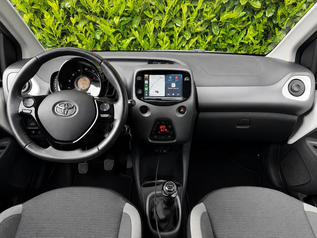 Toyota Aygo 1.0 VVT-i x-joy |NWE APK|AIRCO|CARPLAY|CAMERA|NA, Voorwielaandrijving, Stof, Gebruikt, 4 stoelen