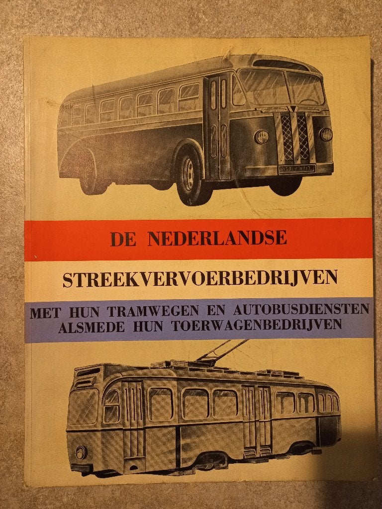 Boek De Nederlandse Streekvervoerbedrijven (1956), Boeken, Ophalen of Verzenden, Gelezen, Bus