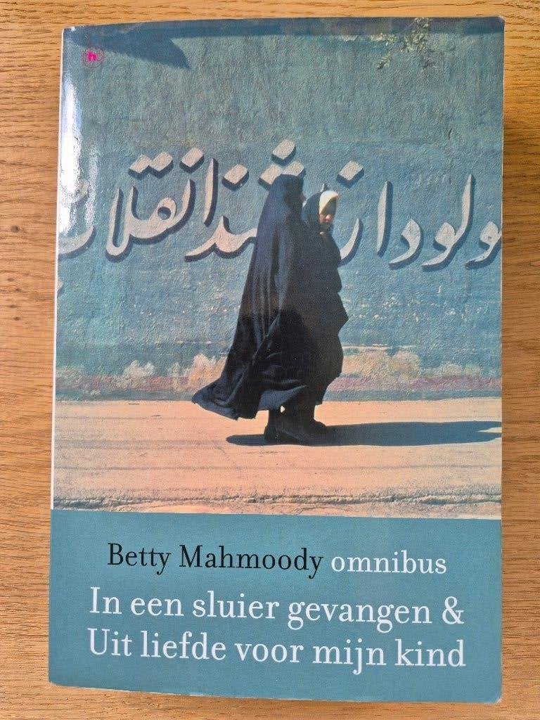 In een sluier gevangen-Uit liefde voor mijn kind - Mahmoody, Ophalen of Verzenden, Zo goed als nieuw, Betty Mahmoody