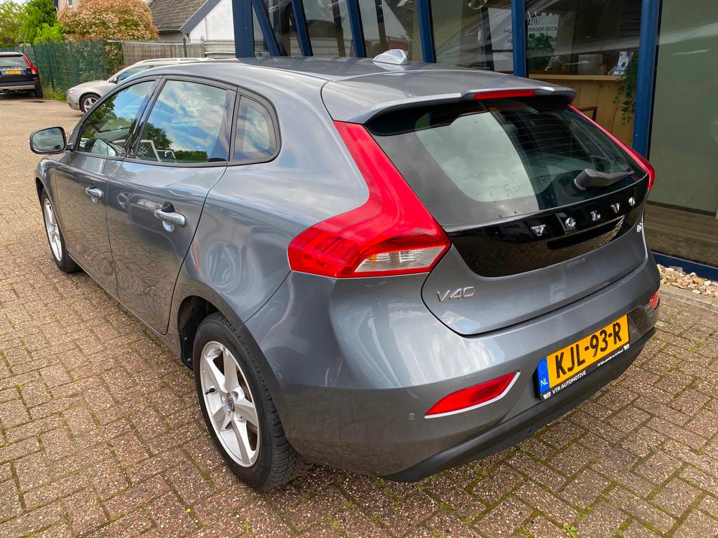 Volvo V40 2.0 T2 Kinetic NAVI / BLEUTOOTH / PDC, Auto's, Volvo, Voorwielaandrijving, Stof, Gebruikt, 4 cilinders