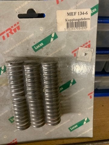 suzuki koppeling veren voor diverze suzuki,s    MEF 134/6, Motoren, Ophalen of Verzenden, Nieuw