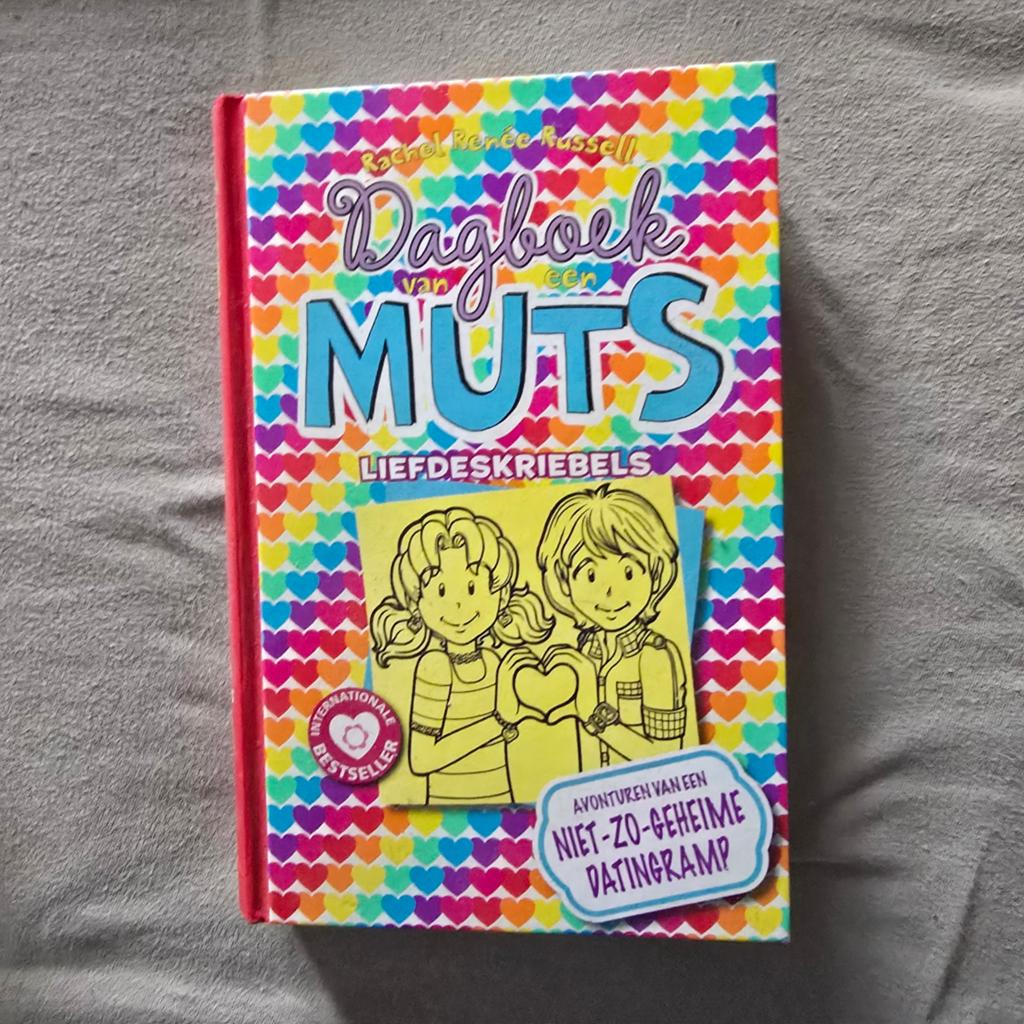 Dagboek van een muts liefdeskriebels, Ophalen of Verzenden, Zo goed als nieuw