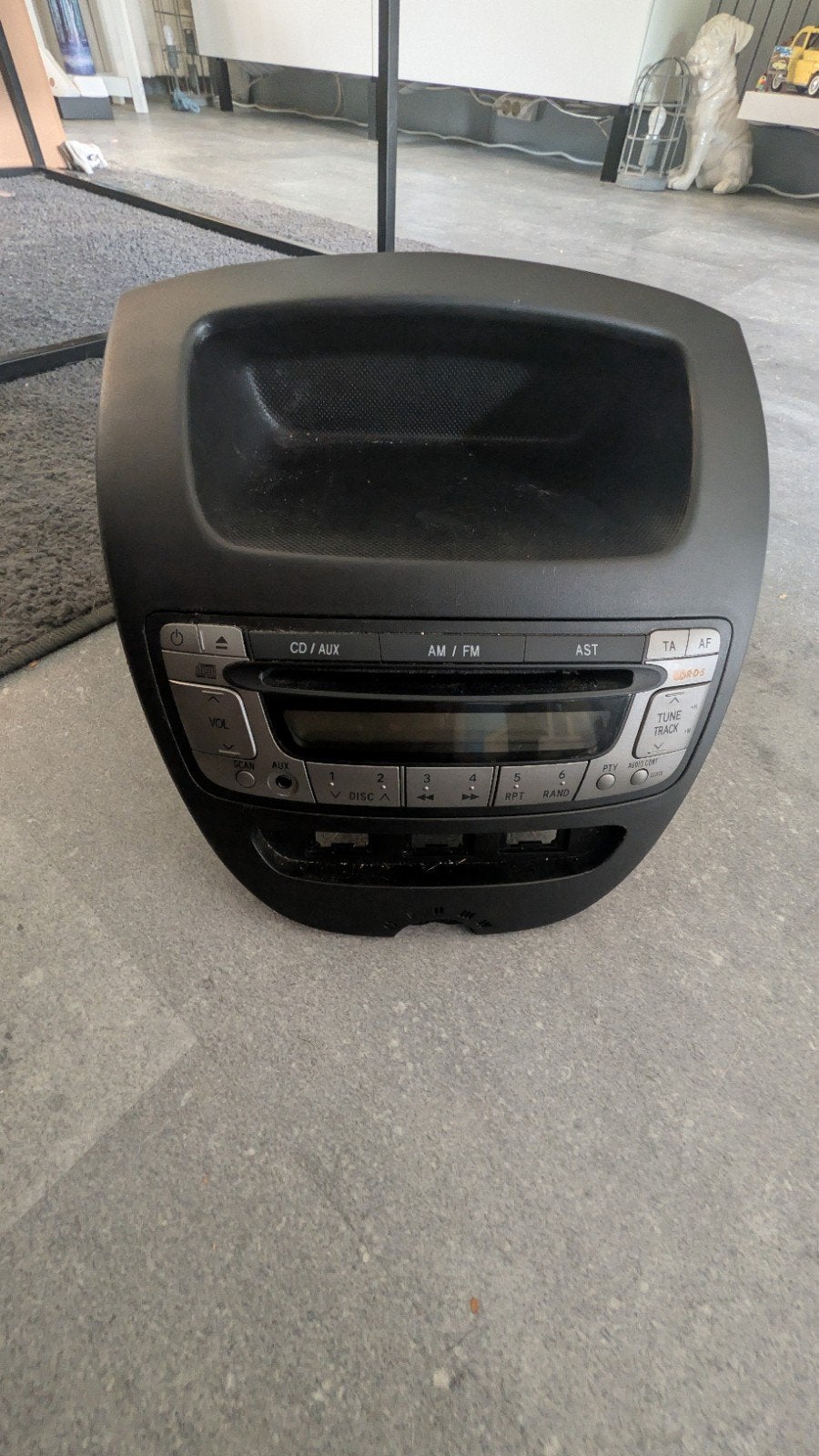 Citroën c1 radio met originele behuizing, Ophalen of Verzenden, Gebruikt
