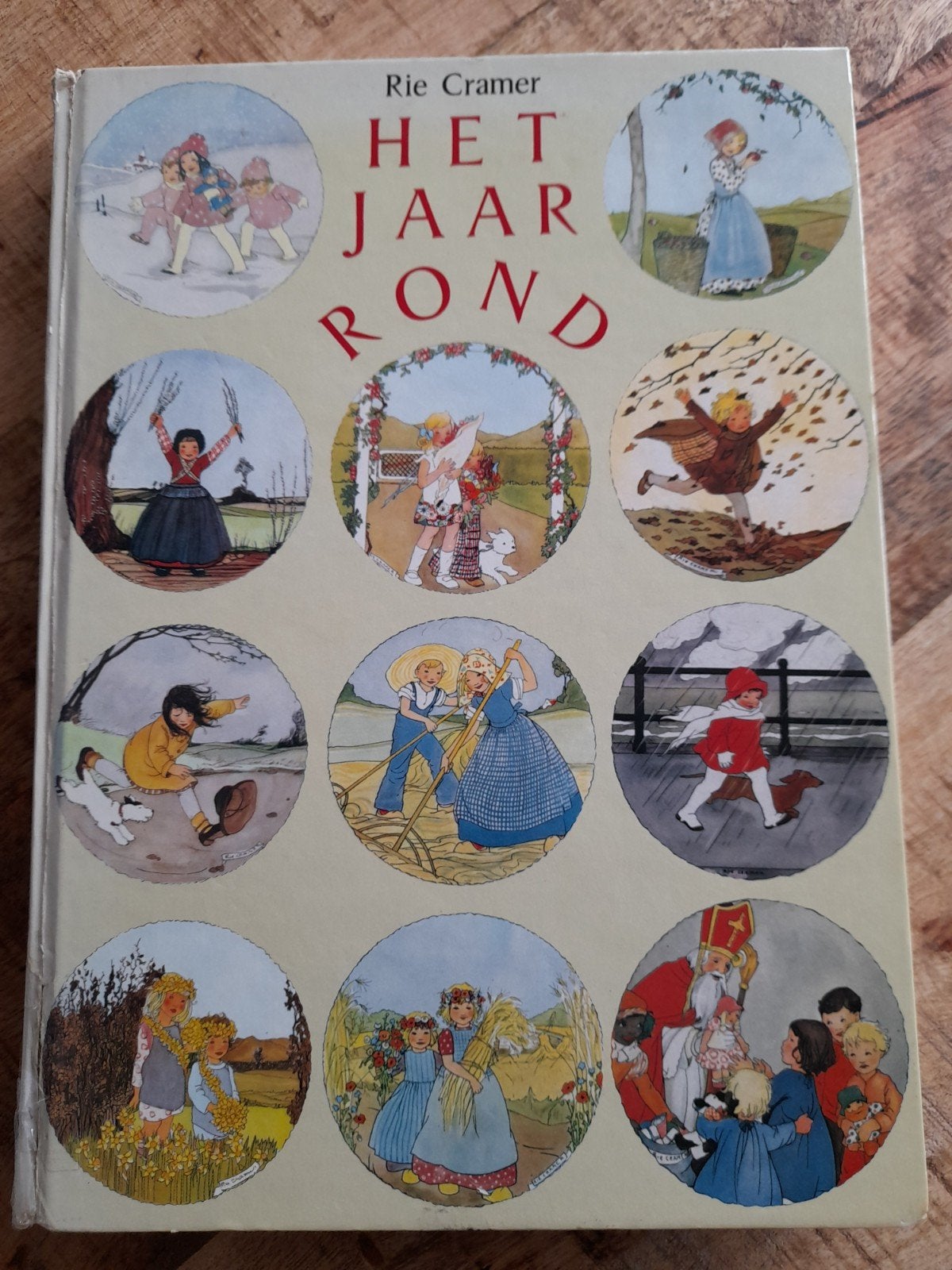 Rie Cramer  - Het jaar rond  - Voorleesboek, Boeken, Ophalen of Verzenden, Rie Cramer, Fictie algemeen