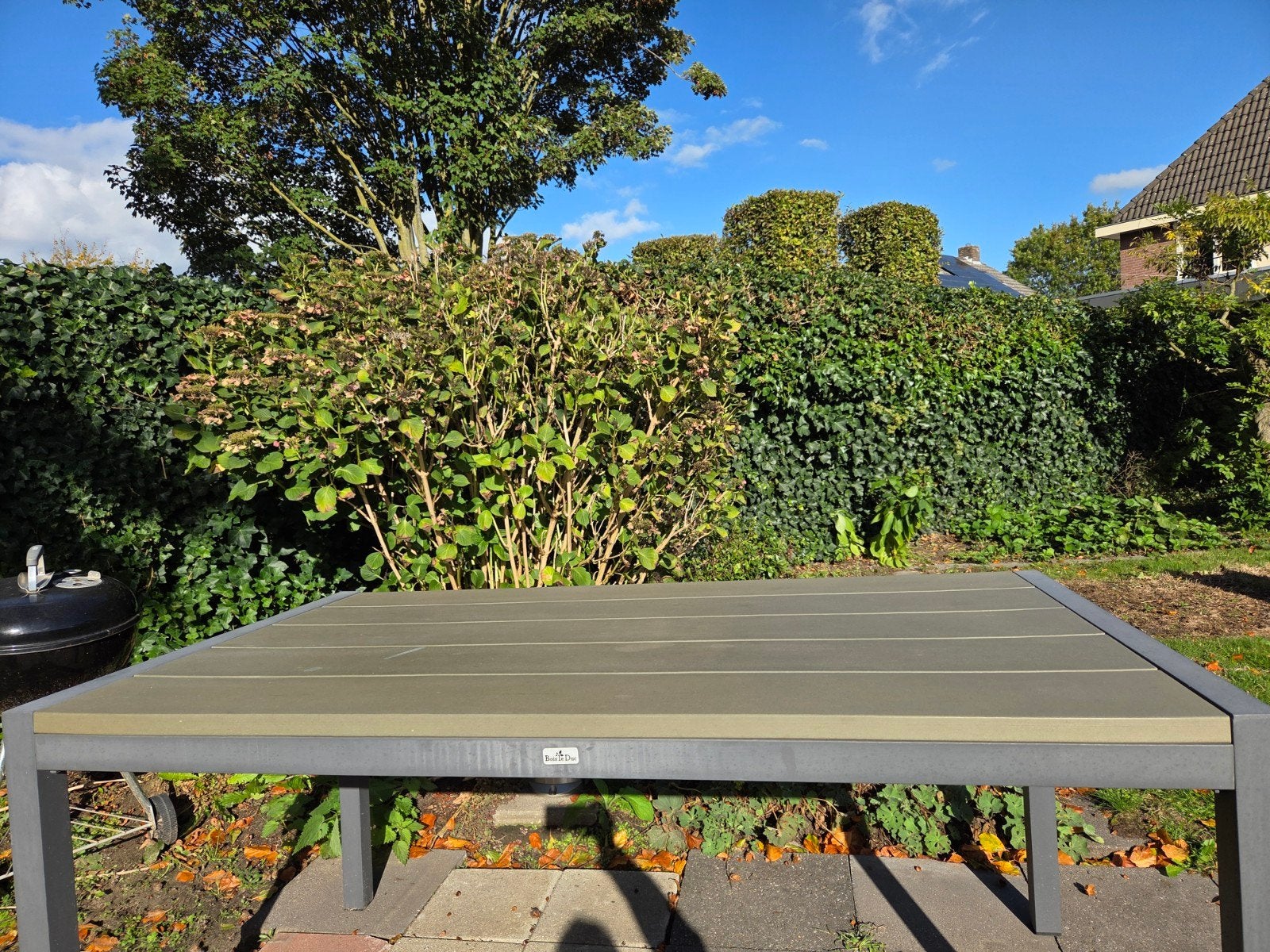 Tuintafel met metalen frame en kunststof blad, Ophalen, Gebruikt, Rechthoekig, Kunststof
