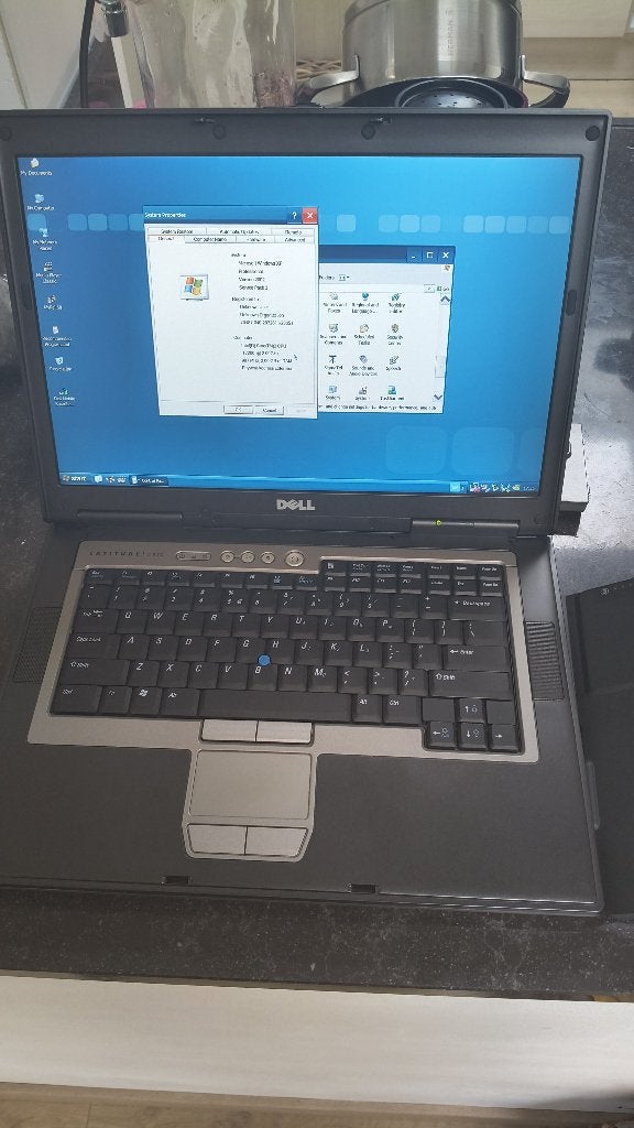 Oude vintage XP laptop Full HD, Computers en Software, Vintage Computers, Ophalen of Verzenden, Dell