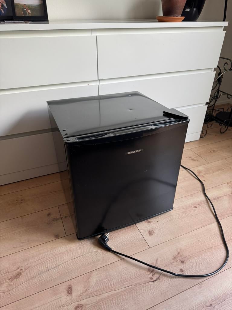Salora mini vriezer, Ophalen, Zo goed als nieuw, Minder dan 60 cm, Minder dan 85 cm