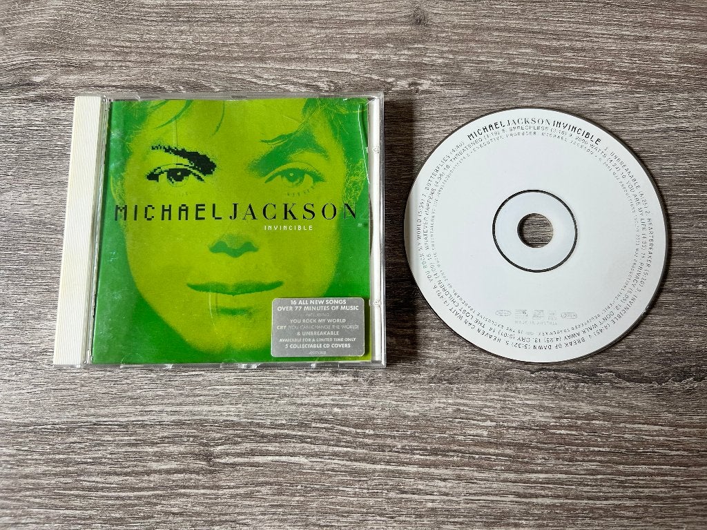Michael Jackson Invincible Groen Boekje CD (2001), Ophalen of Verzenden, 2000 - 2009, Zo goed als nieuw