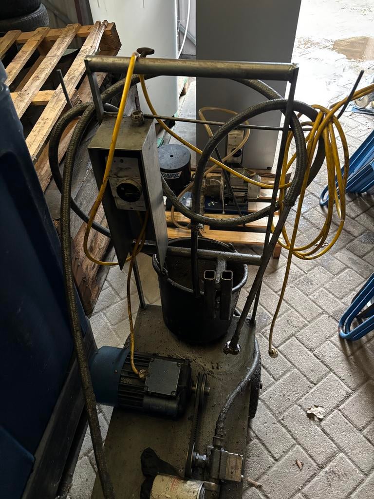 Industriële pomp unit, Ophalen
