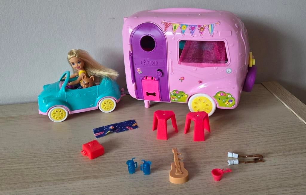 Barbie Chelsea Auto + Caravan Set, in goede staat, Ophalen of Verzenden, Zo goed als nieuw, Barbie