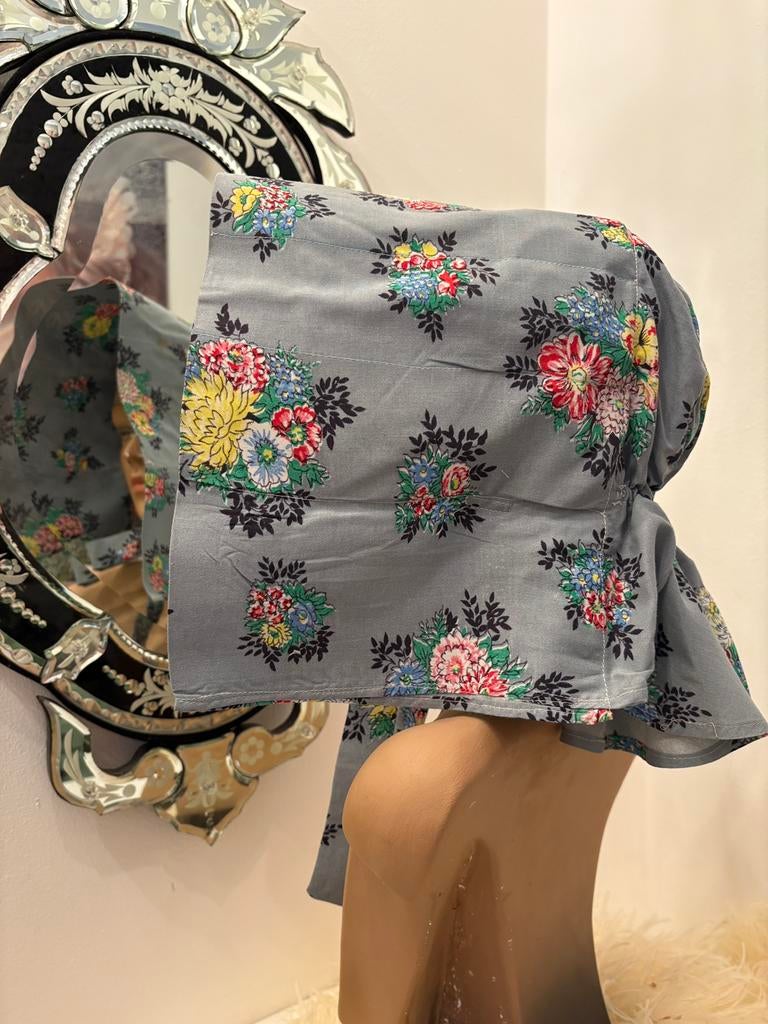 Oude folklore muts bonnet bloemen, Antiek en Kunst, Antiek | Kleding en Accessoires, Verzenden
