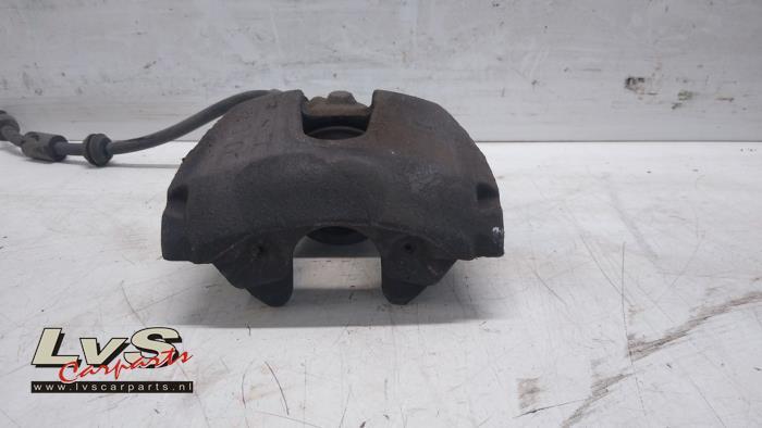 Remklauw (Tang) rechts-voor van een Volvo V50, Ophalen of Verzenden, 3 maanden garantie, Gebruikt, Volvo