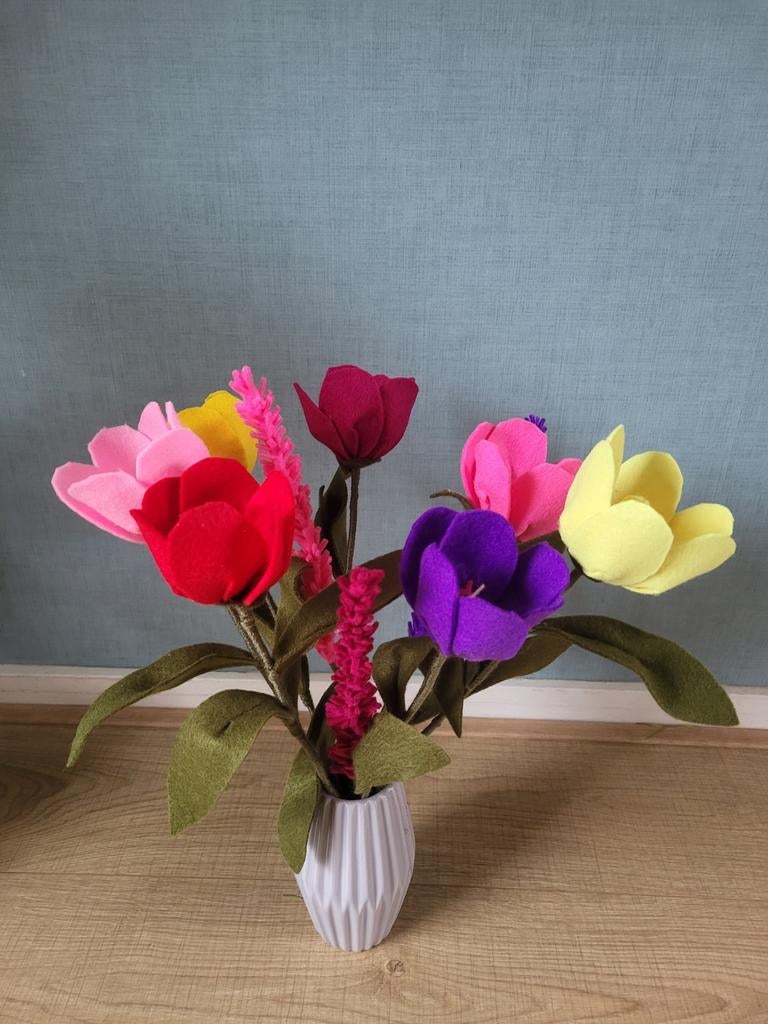 Vilt bloemen, Ophalen of Verzenden, Zo goed als nieuw