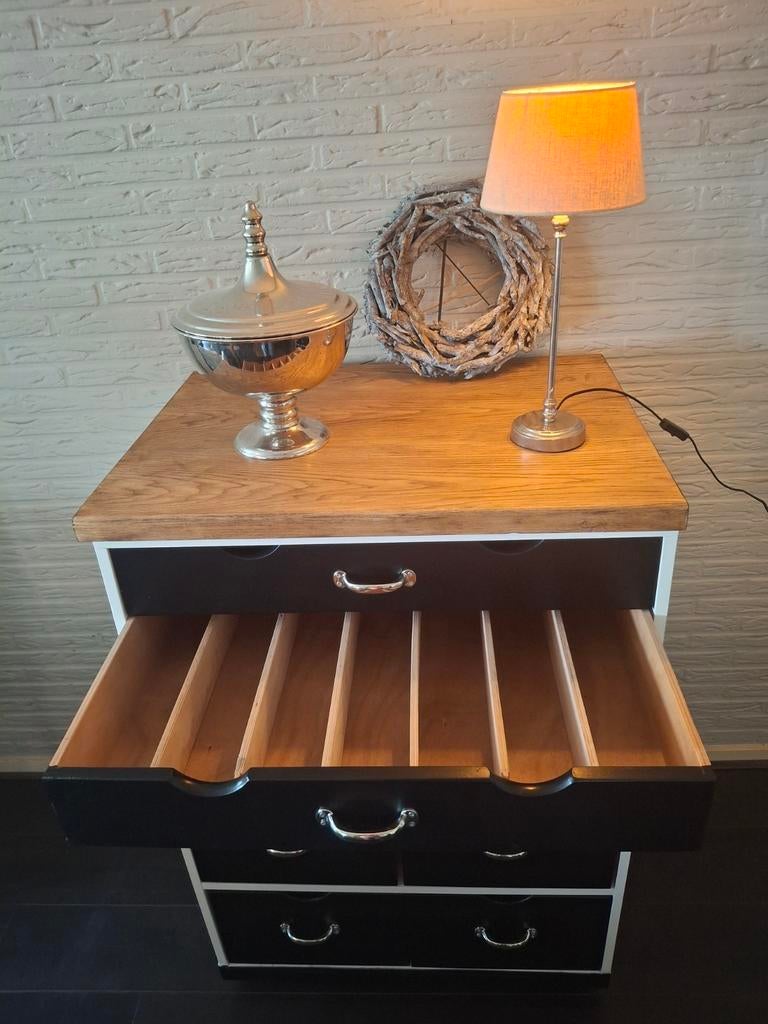 Vintage papierkast knutselkast Schilte schoolkast.  8 laden, Ophalen