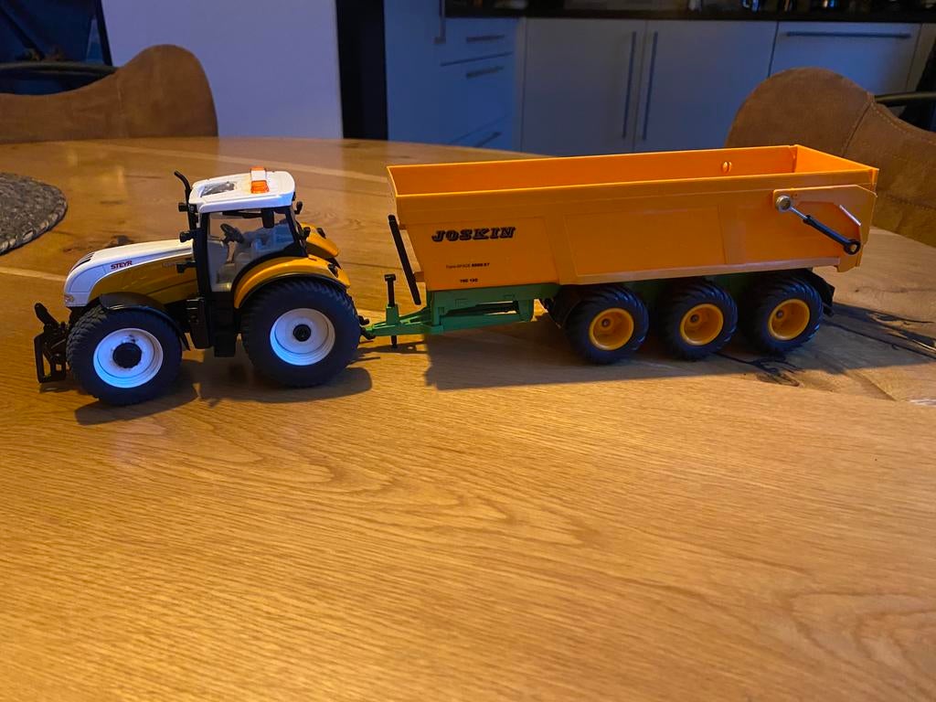 Siku Tractor met 3 assige kieptrailer, Ophalen of Verzenden, Gebruikt