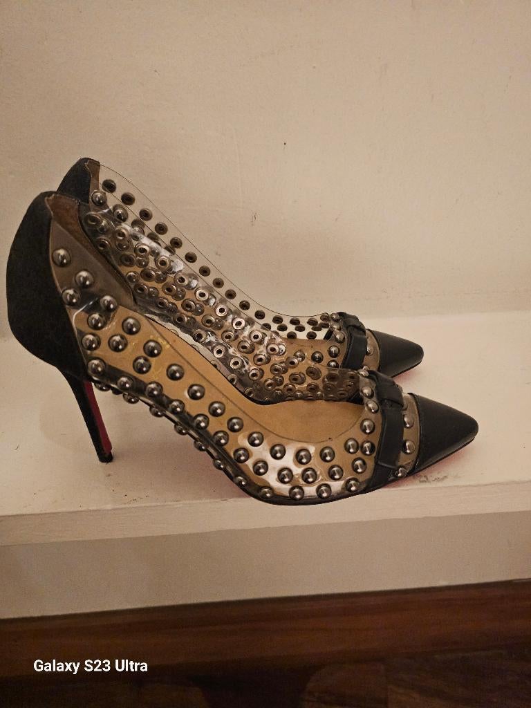 Louboutin Studs pump maat 39 rode zool, Kleding | Dames, Schoenen, Pumps, Zwart, Nieuw, Ophalen of Verzenden