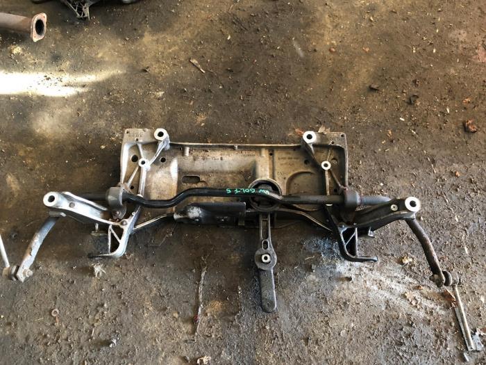 Subframe van een Volkswagen Golf, Auto-onderdelen, Gebruikt, -, Volkswagen, -