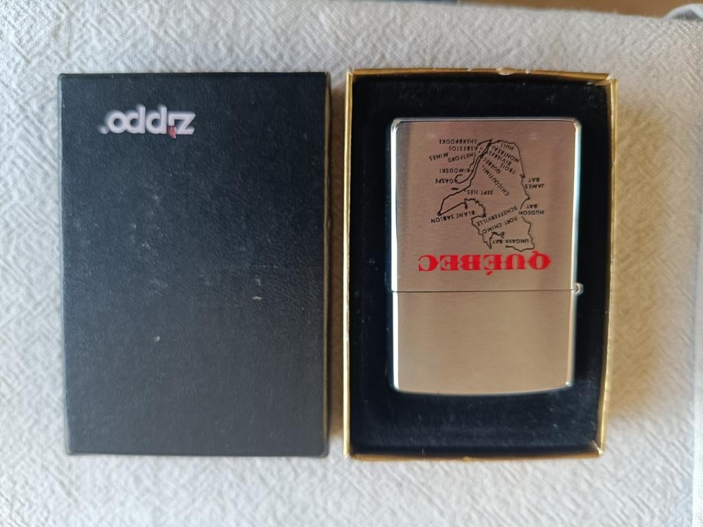 Zippo Aansteker Québec - In Doos, Ophalen of Verzenden, Zo goed als nieuw, Aansteker