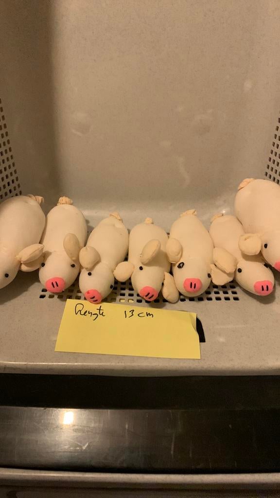 Varkens  gemaakt  van panty stof, Ophalen, Zo goed als nieuw, Pop