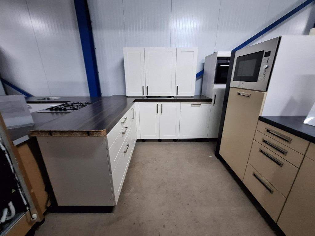 Complete keuken Compleet met APP 120Keukens op voorraad 2713, Hoekkeuken, Ophalen of Verzenden, Zo goed als nieuw, Met kookeiland