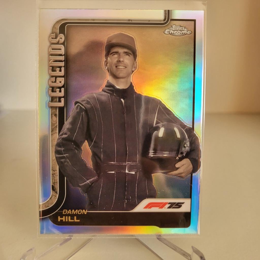 150 Damon Hill Topps Chrome F1 2025 Refractor, Verzamelen, Automerken, Motoren en Formule 1, Ophalen of Verzenden