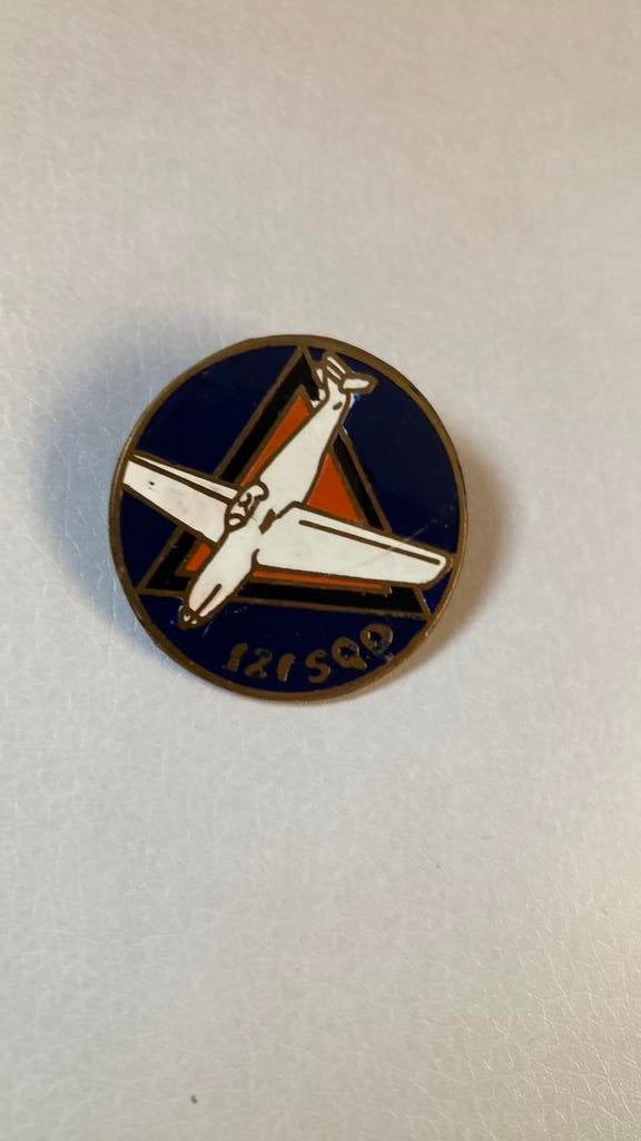 KNIL/ML 121e Squadron speld, Ophalen of Verzenden, Luchtmacht, Nederland, Embleem of Badge