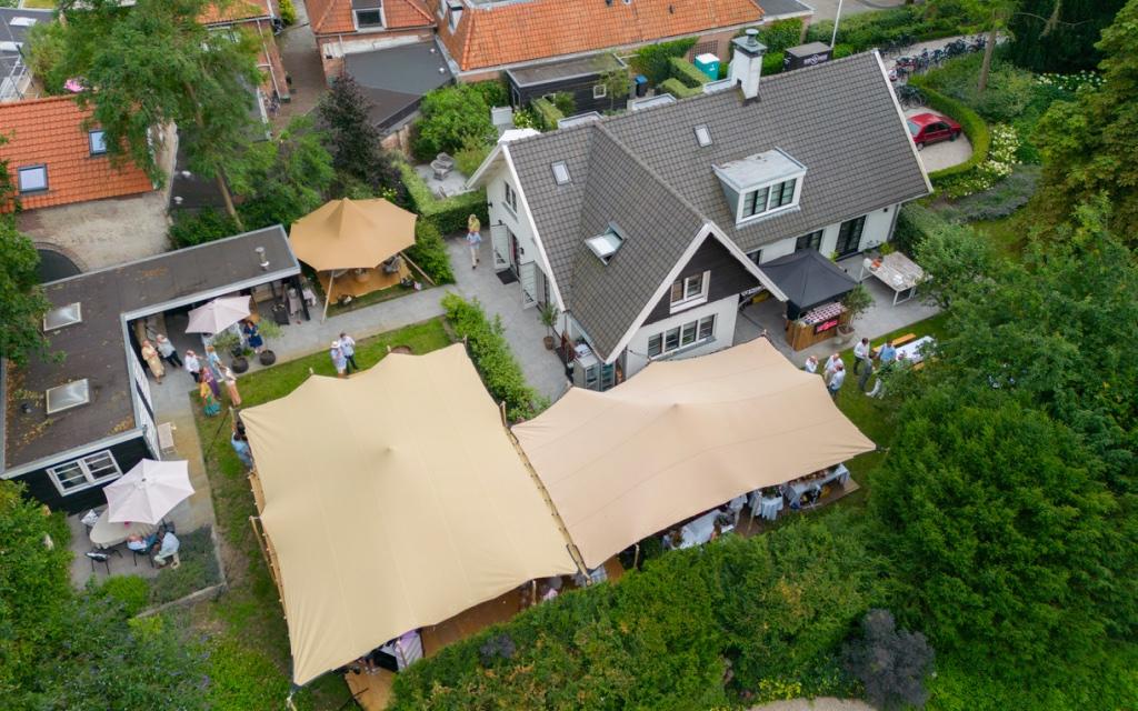 Stretchtent 10 x 15 meter te huur - Zand - Ook last minute, Tuin en Terras, Partytenten, Partytent, 6 meter of meer, Zo goed als nieuw