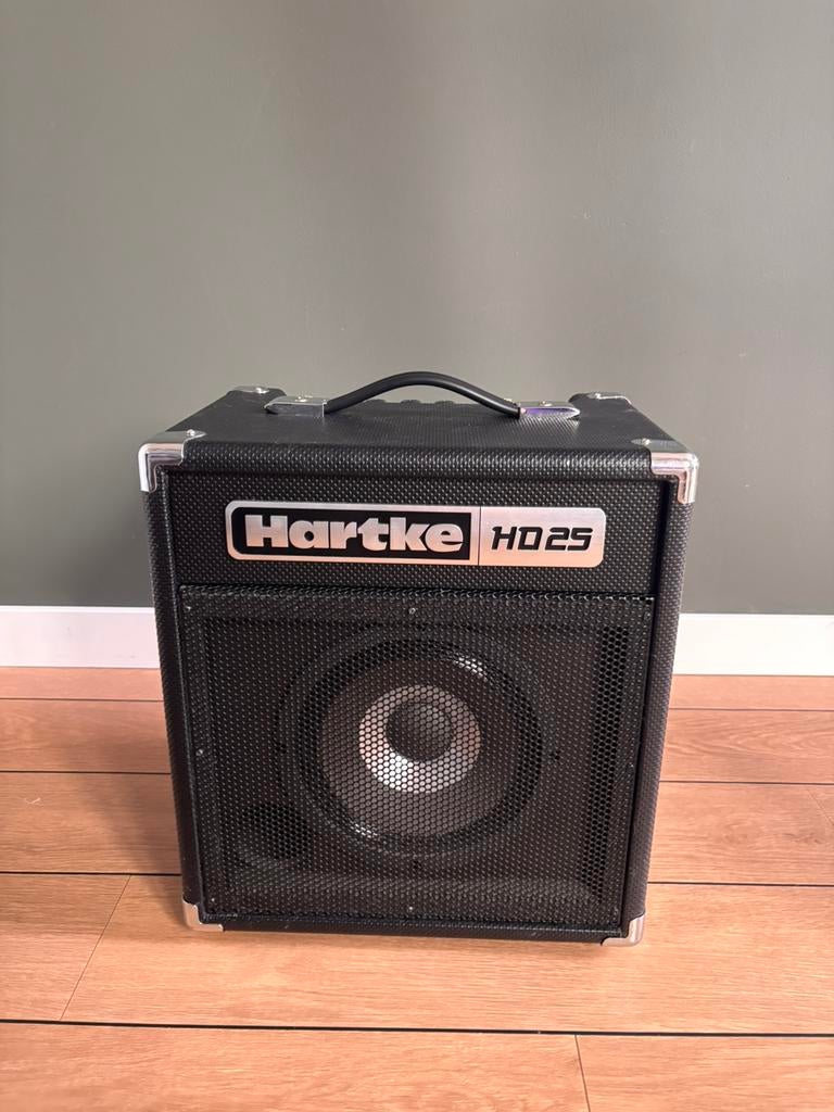 Hartke HD 25 Amplifier, Muziek en Instrumenten, Versterkers | Bas en Gitaar, Ophalen of Verzenden, Zo goed als nieuw, Minder dan 50 watt