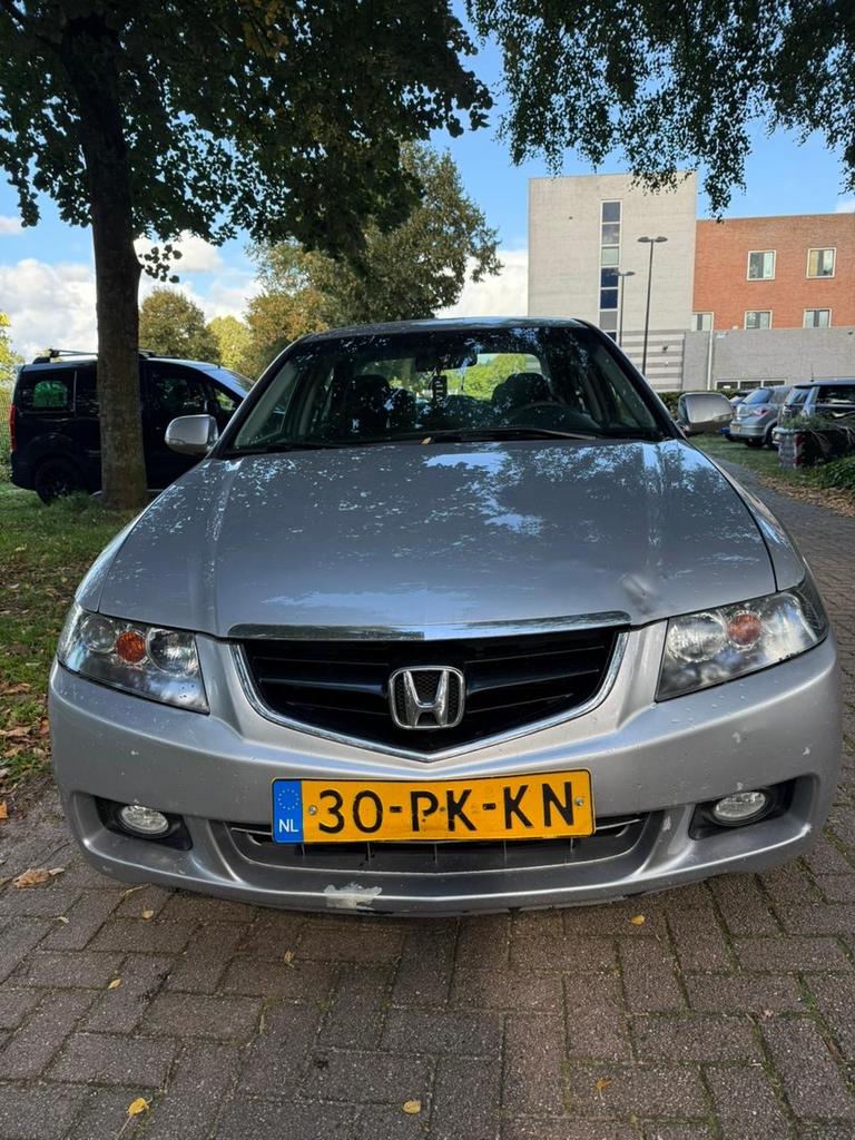 Honda Accord 2.0 I Sedan Comfort AUT 2004 Grijs
