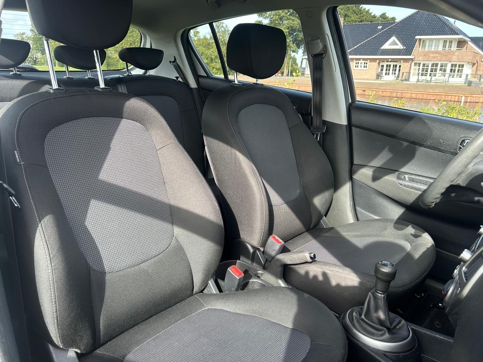 Hyundai i20 1.2i Business Edition | Parkeersensoren | Airco, Auto's, Gebruikt, 4 cilinders, Origineel Nederlands, Bedrijf