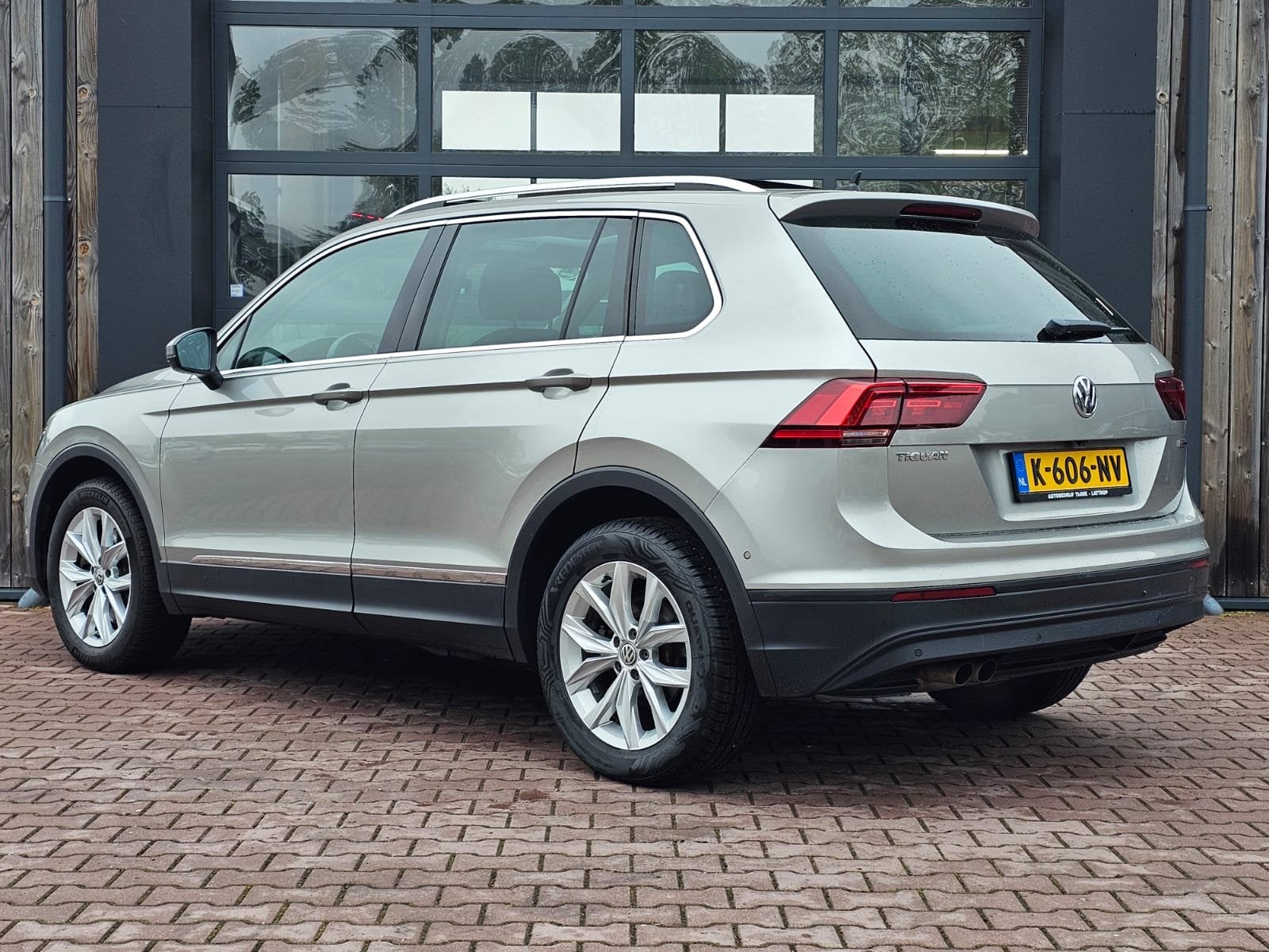 Volkswagen Tiguan 2.0 TSI 4MOTION Highline | Automaat | Pano, Auto's, Automaat, Gebruikt, Euro 6, 2500 kg