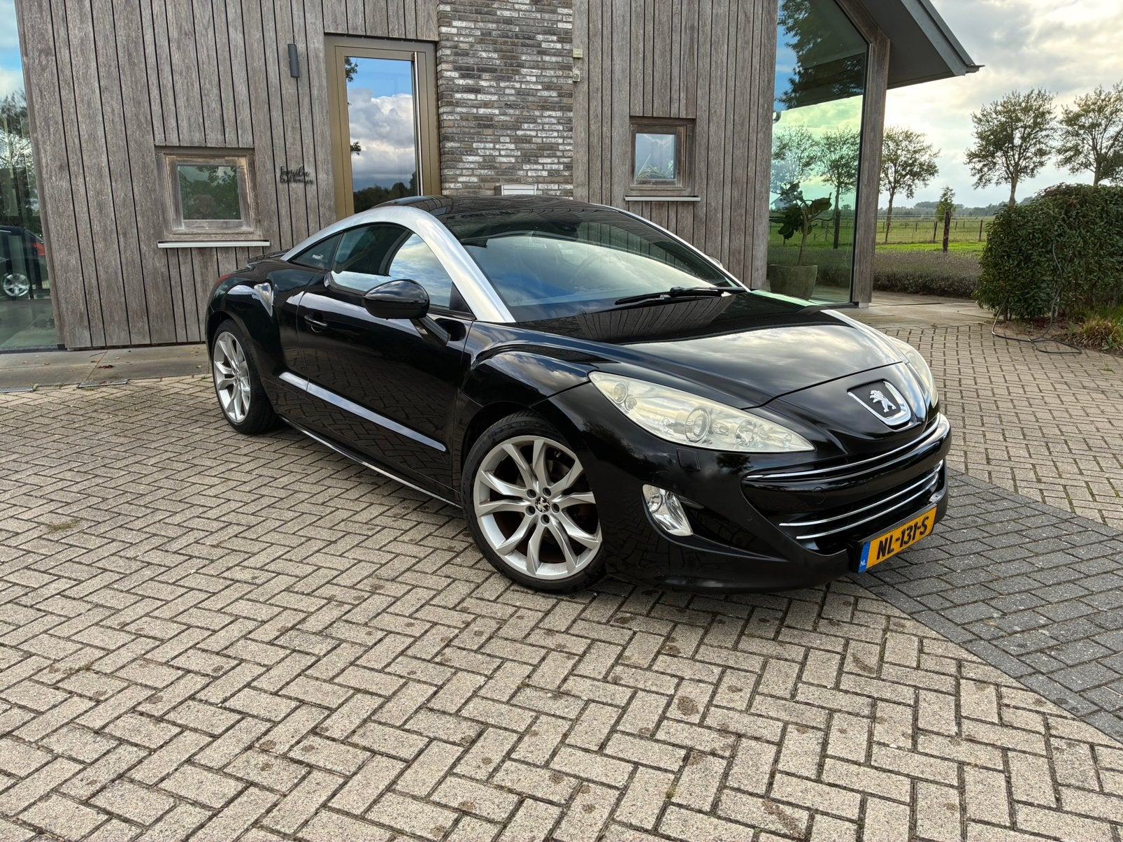 Peugeot RCZ 1.6 THP zwart - 215.000 km - nieuwe APK, Voorwielaandrijving, 15 km/l, 4 stoelen, Zwart