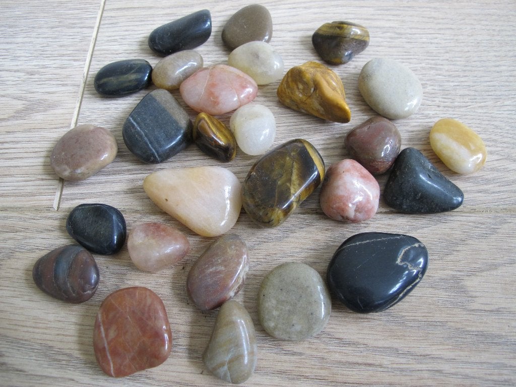 Mooie gepolijste stenen/knuffelstenen div. kleuren 390 gram, Ophalen of Verzenden, Mineraal