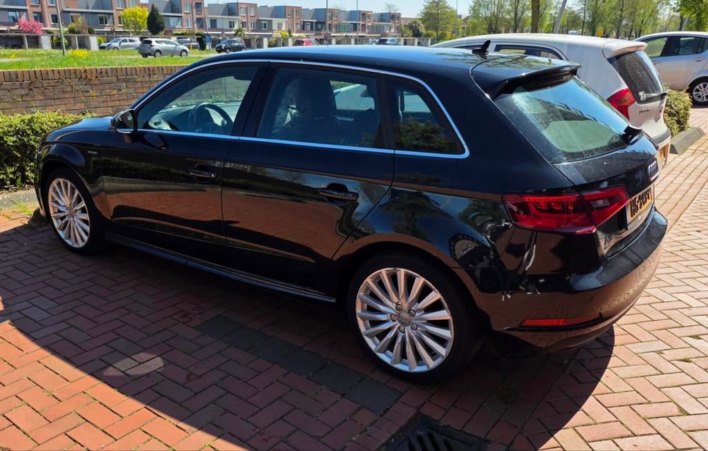 Audi A3 1.4 Tfsi 204pk E-tron Phev S Tronic 2015 Zwart, Auto's, Zwart, 4 cilinders, Zwart, 1395 cc