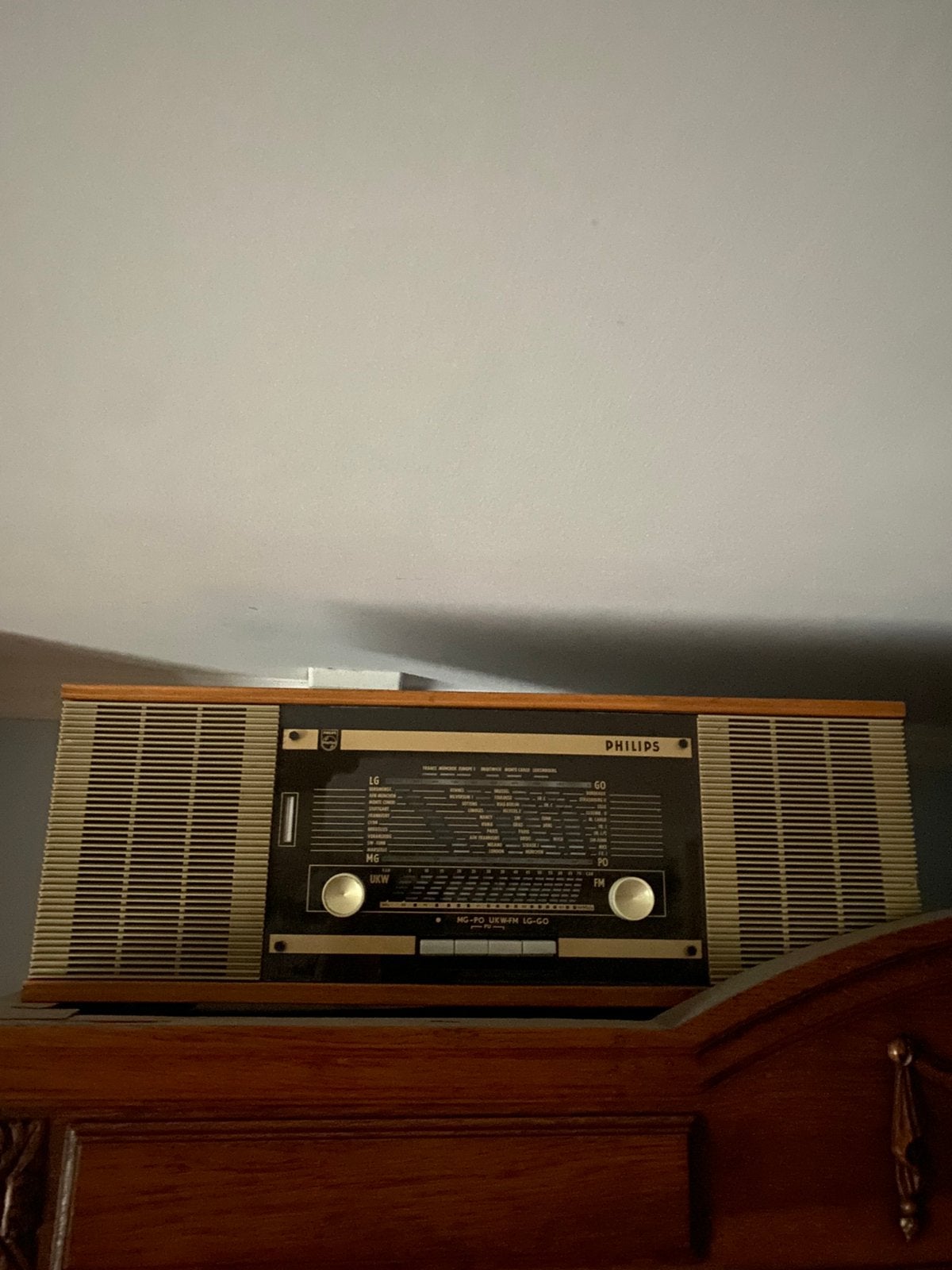 Oude radio philips speeld, Antiek en Kunst, Antiek | Tv's en Audio, Verzenden