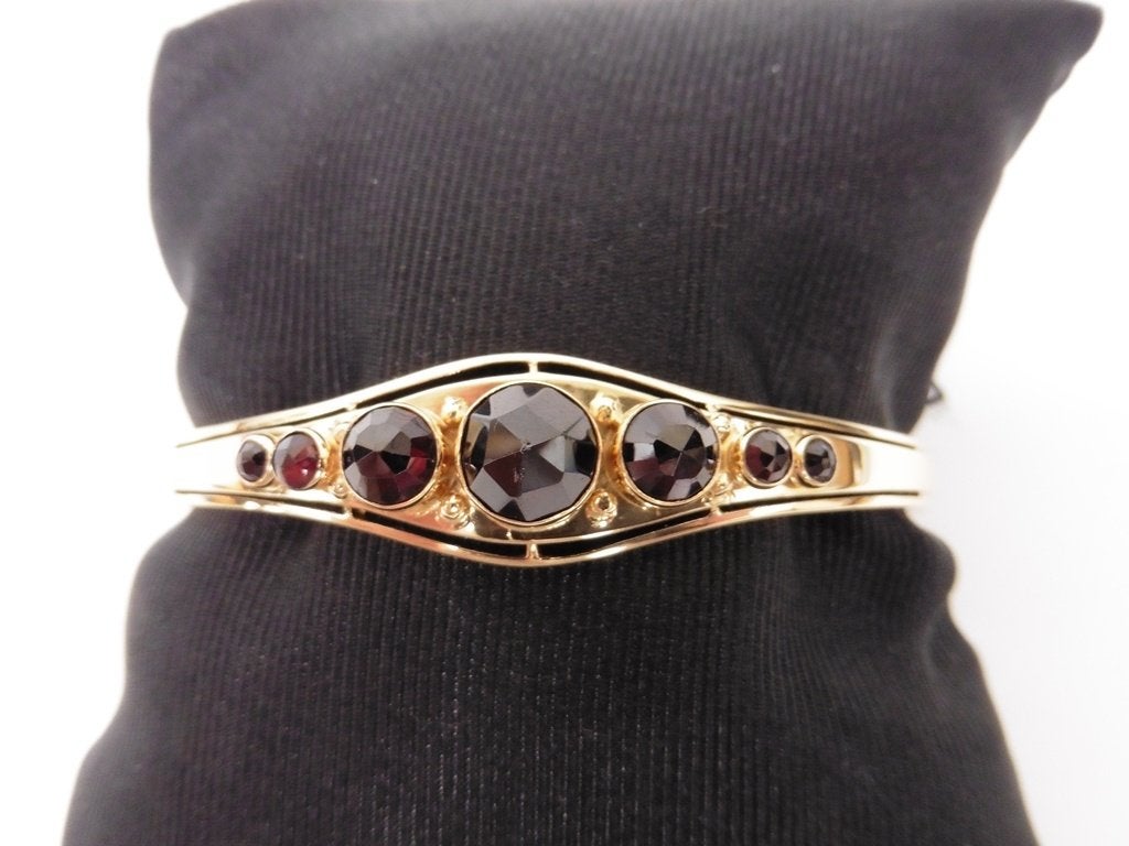 Gouden slavenarmband met granaat                         G27, Gebruikt, ., Ophalen of Verzenden, .