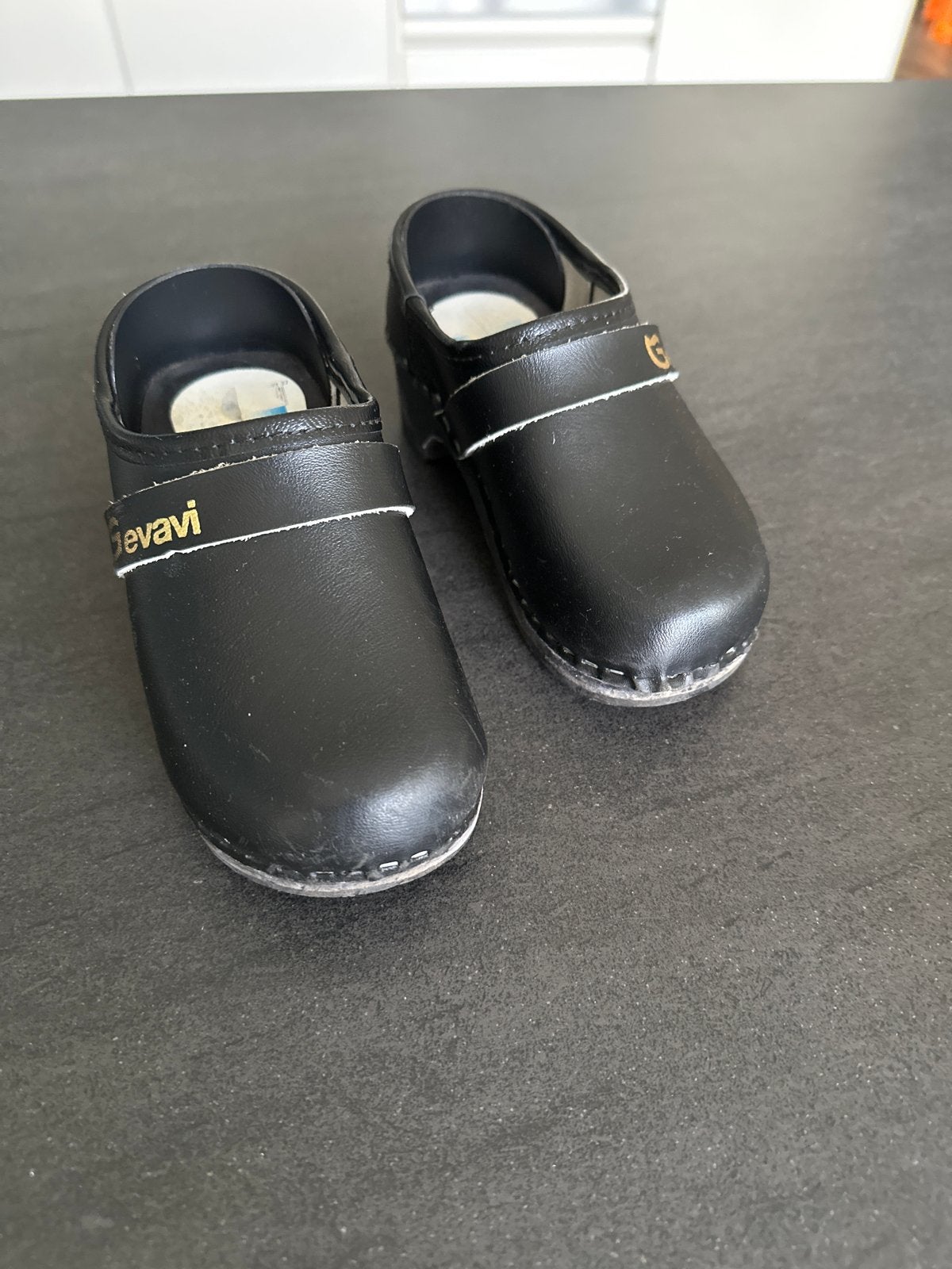 Zwarte Zweedse klompen maat 27, Ophalen of Verzenden, Gebruikt, Jongen of Meisje, Schoenen