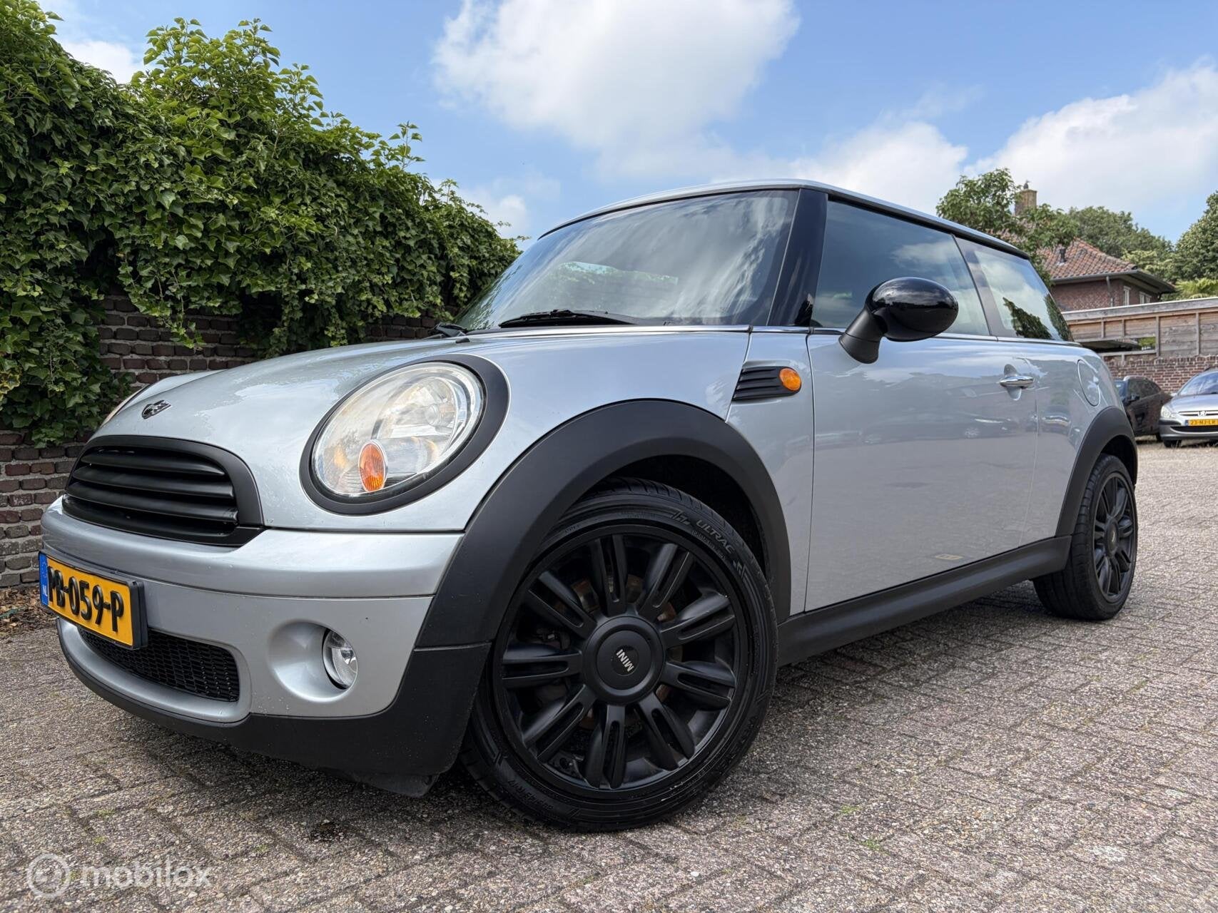 Mini 3-Deurs 1.4 One Anniversary MK II Ketting is vervangen, Auto's, Mini, Voorwielaandrijving, Stof, Gebruikt, Zwart
