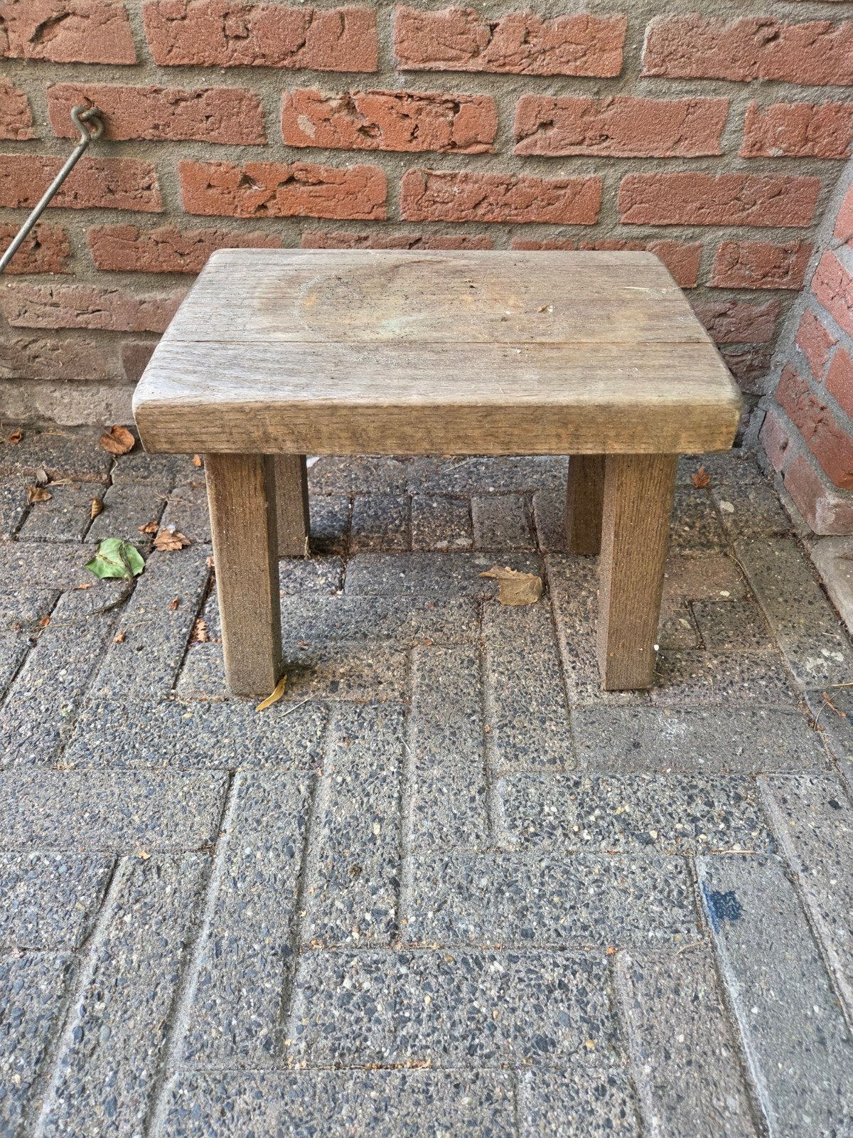 Gratis houten krukje/tafeltje - opknapper, Ophalen, Gebruikt, Hout