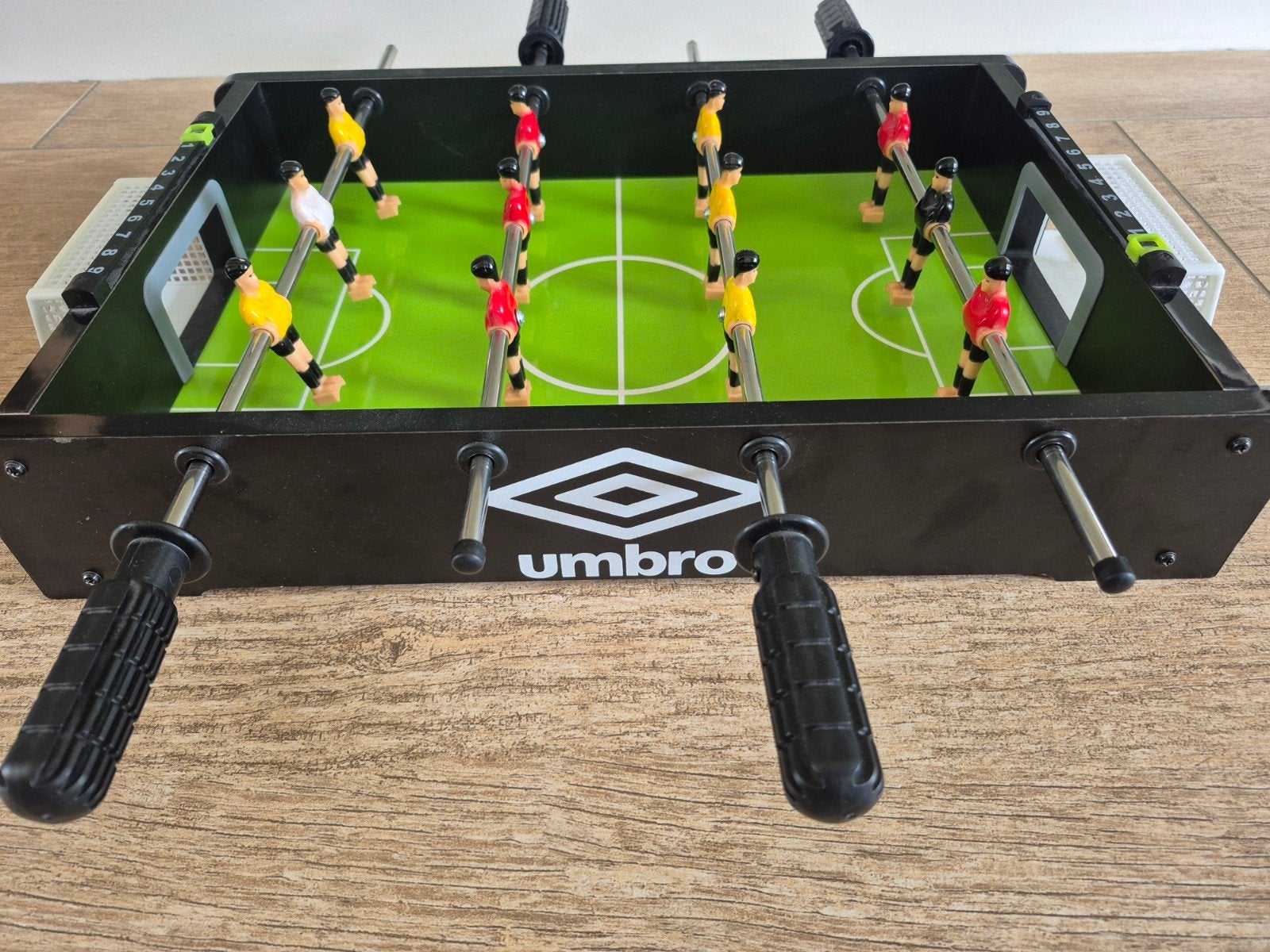 Umbro Tafelvoetbalspel - Compact en Compleet, Ophalen, Zo goed als nieuw, Jongen of Meisje
