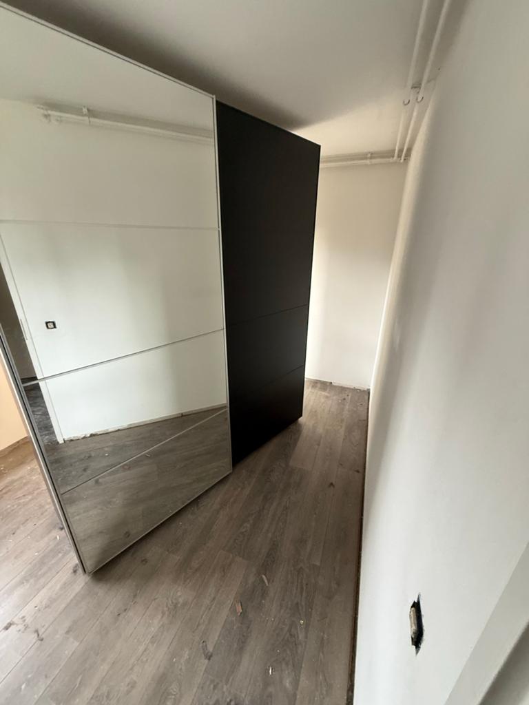 Black wardrobe with mirror, Ophalen, Gebruikt, 100 tot 150 cm, 200 cm of meer