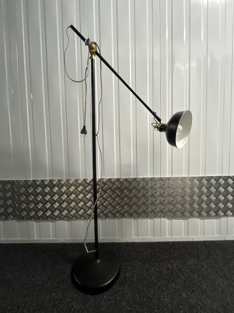 Zwarte staandes lamp / black floor lamp, Ophalen of Verzenden, Gebruikt, Metaal, 150 tot 200 cm
