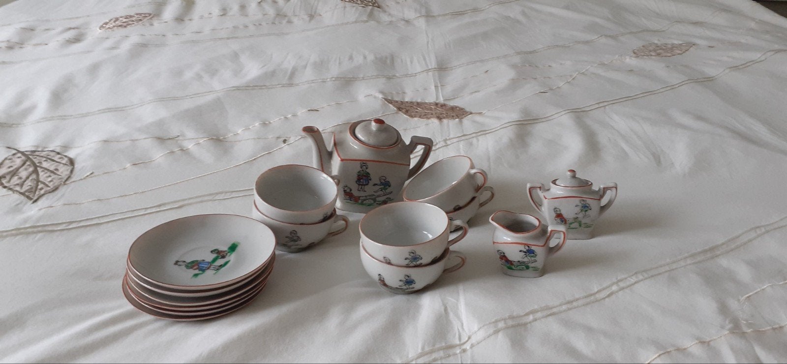 porseleinen kinderservies, Ophalen