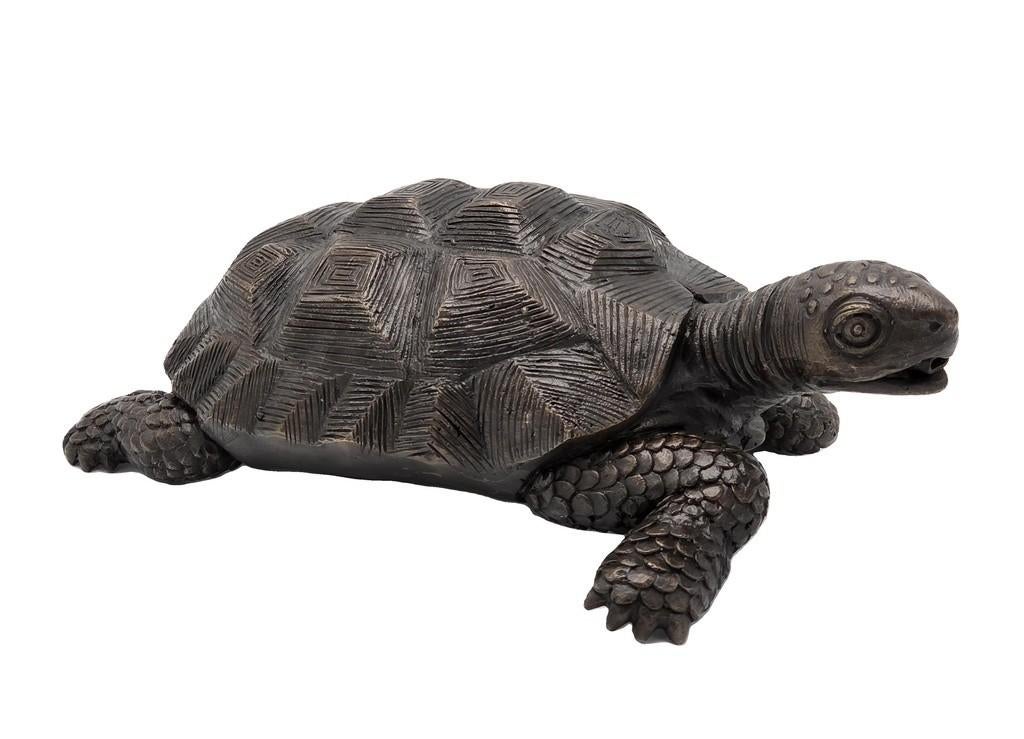 SCHILDPAD / BRONZEN BEELD / FONTEIN