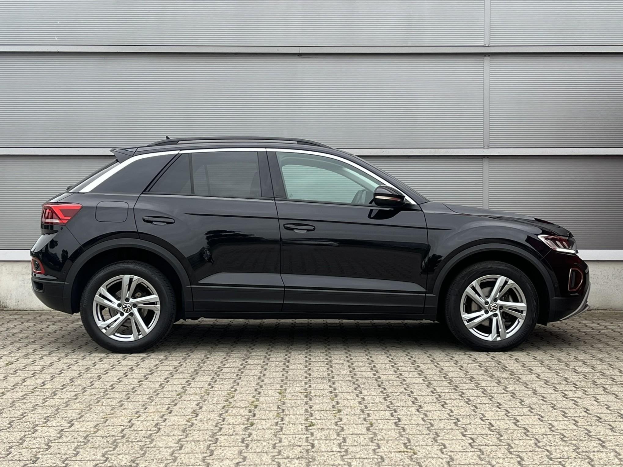 Volkswagen T-Roc 1.0 TSI 110pk Life | Camera | App Connect |, Auto's, Volkswagen, Voorwielaandrijving, 12 maanden, Stof, Gebruikt