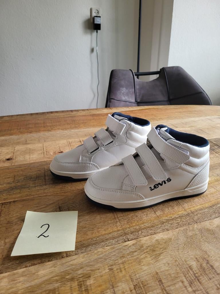 Nieuwe Kinderschoenen Levi's, Adidas, Puma maat 29/30/31, Jongen of Meisje, Schoenen, Nieuw, Ophalen of Verzenden