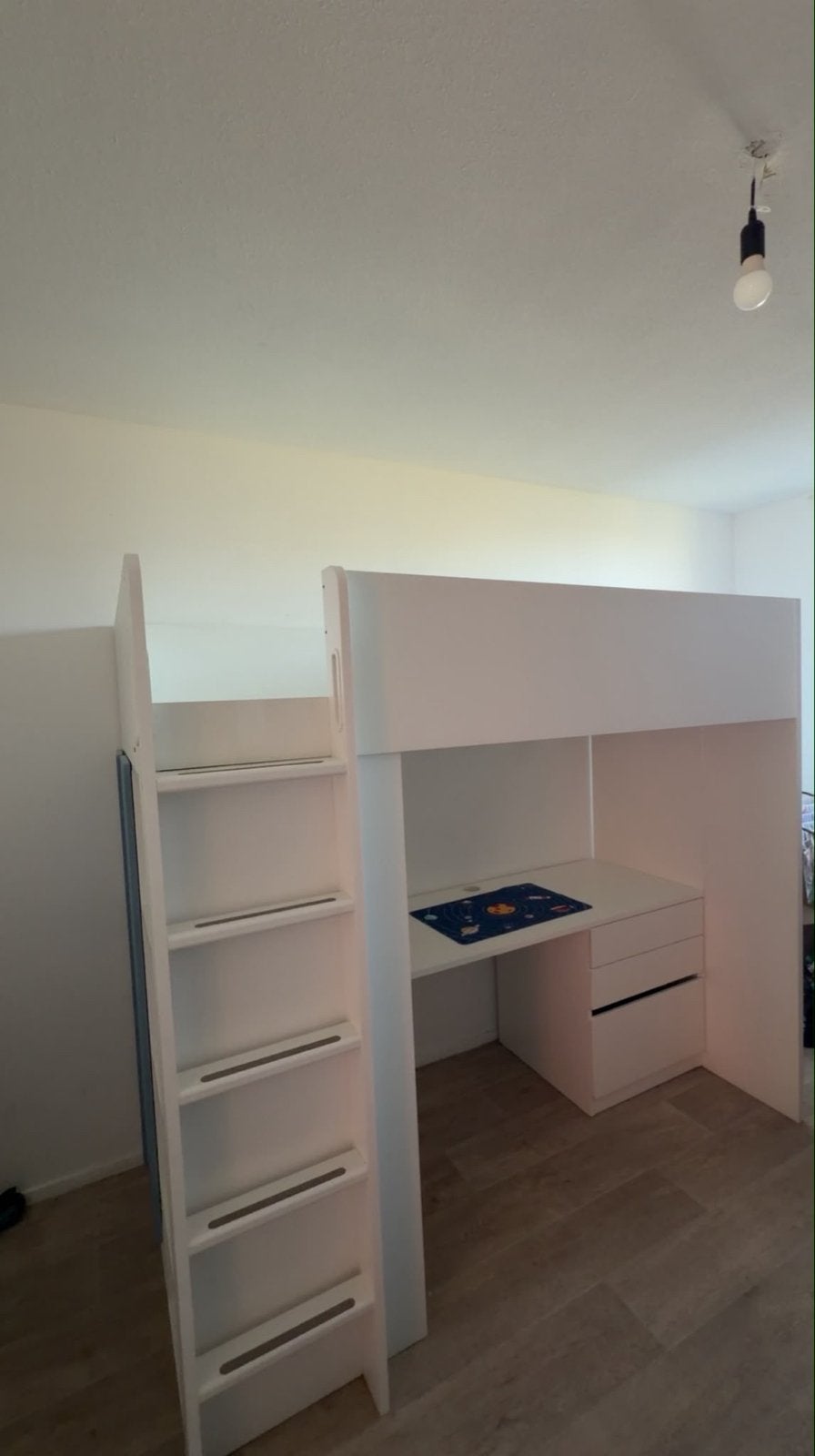 IKEA Hoogslaper met bureau en opbergruimte gratis, Gebruikt, Eenpersoons, Ophalen of Verzenden, 200 cm