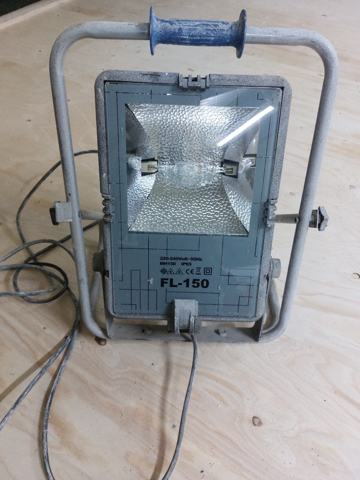 Ivana Bouwlamp 150W RX7s - IP65 Halogeen, Ophalen of Verzenden, Gebruikt, 50 tot 200 watt, Lamp met armatuur