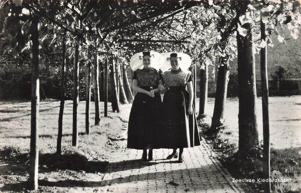 Zeeuwse Klederdracht, Ophalen of Verzenden, 1960 tot 1980, Gelopen, Zeeland