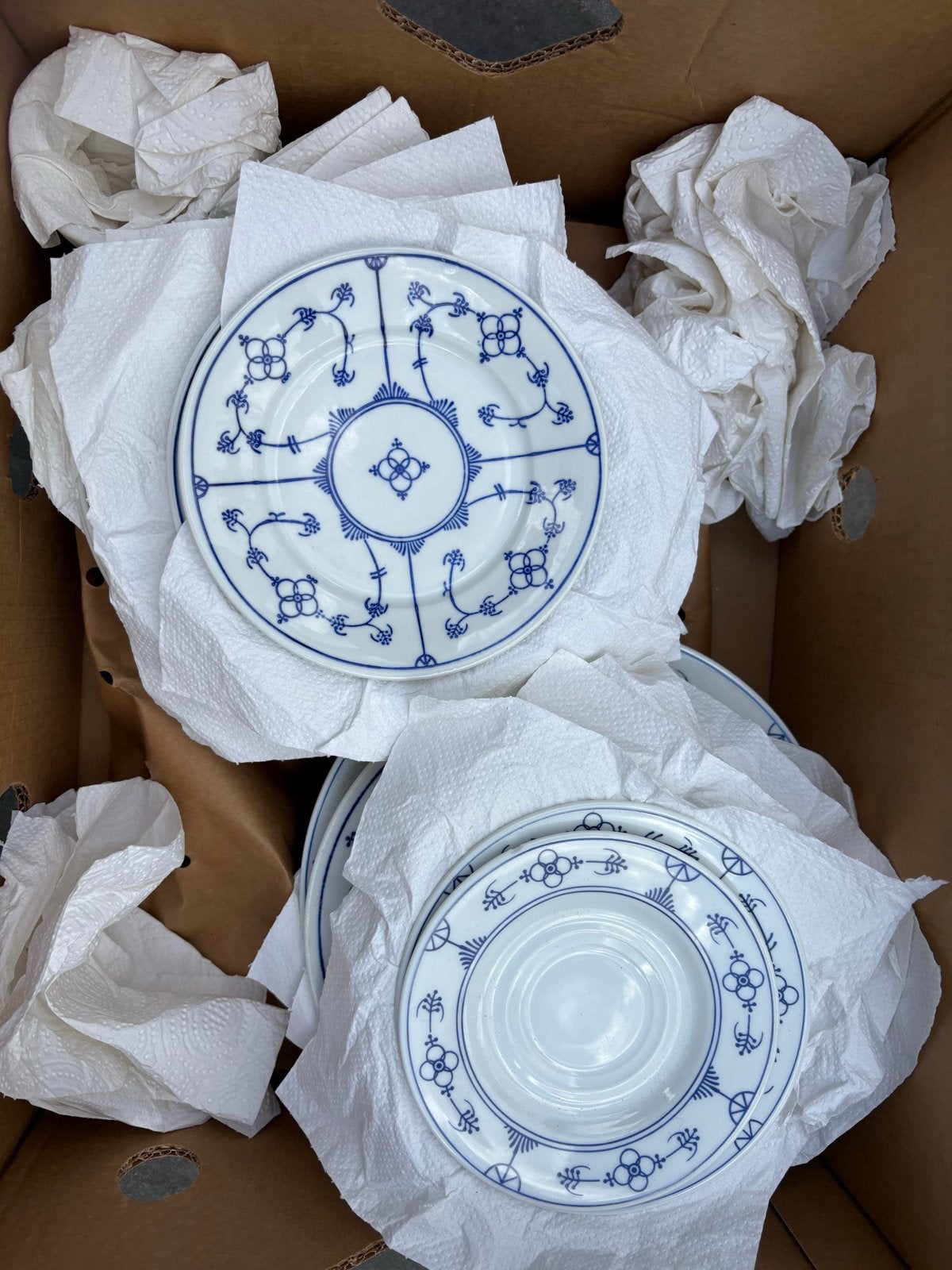 Saksisch servies: kop en schotels, platte en diepe borden, Ophalen, Gebruikt, Klassiek, Porselein